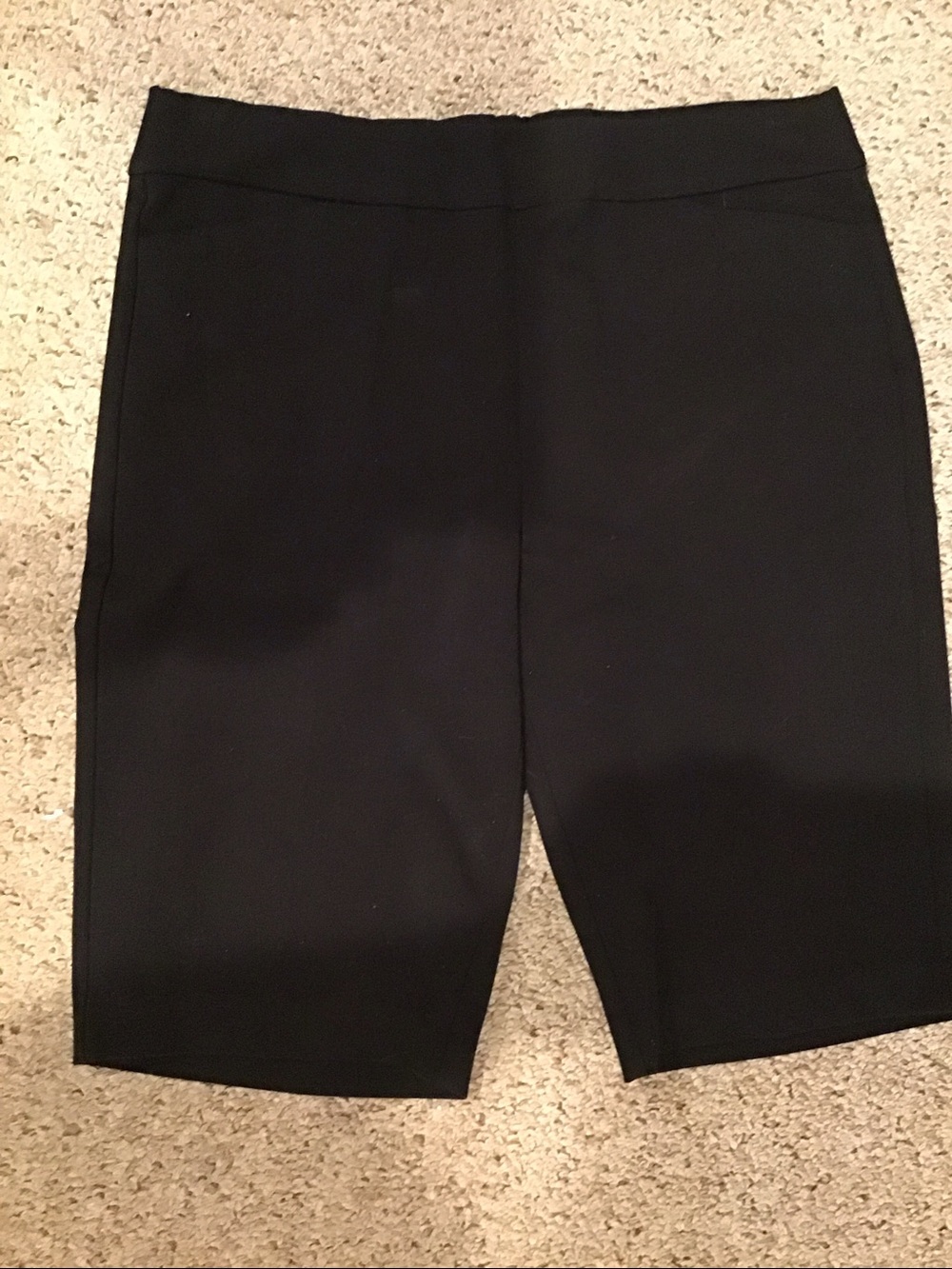 Clinton Kelly Black Bermuda shorts